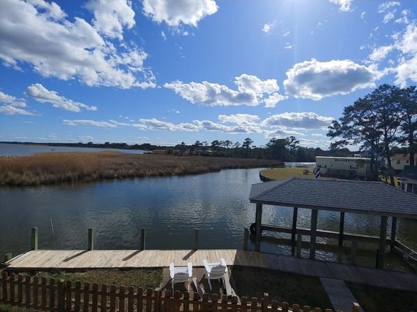 154 Dolphin Ct