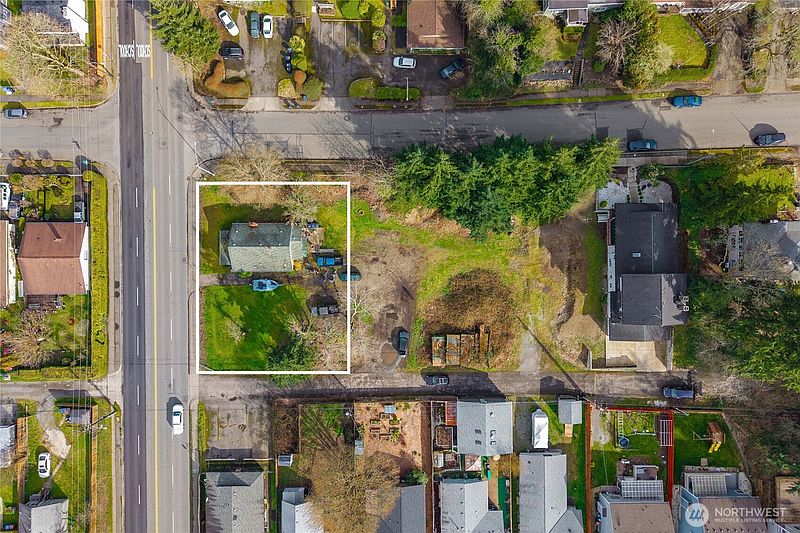 2nd image of 2502 S 74th Street