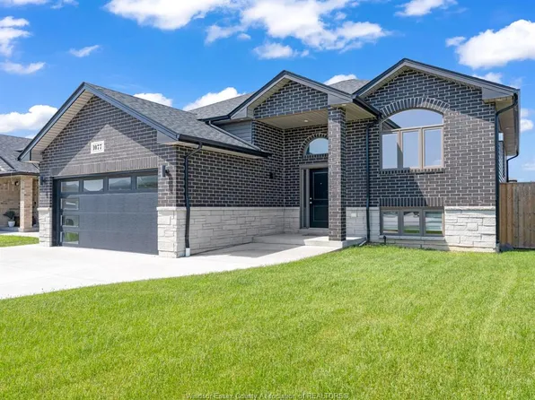 1077 Icewater Ave, Windsor, ON N8P 0E4