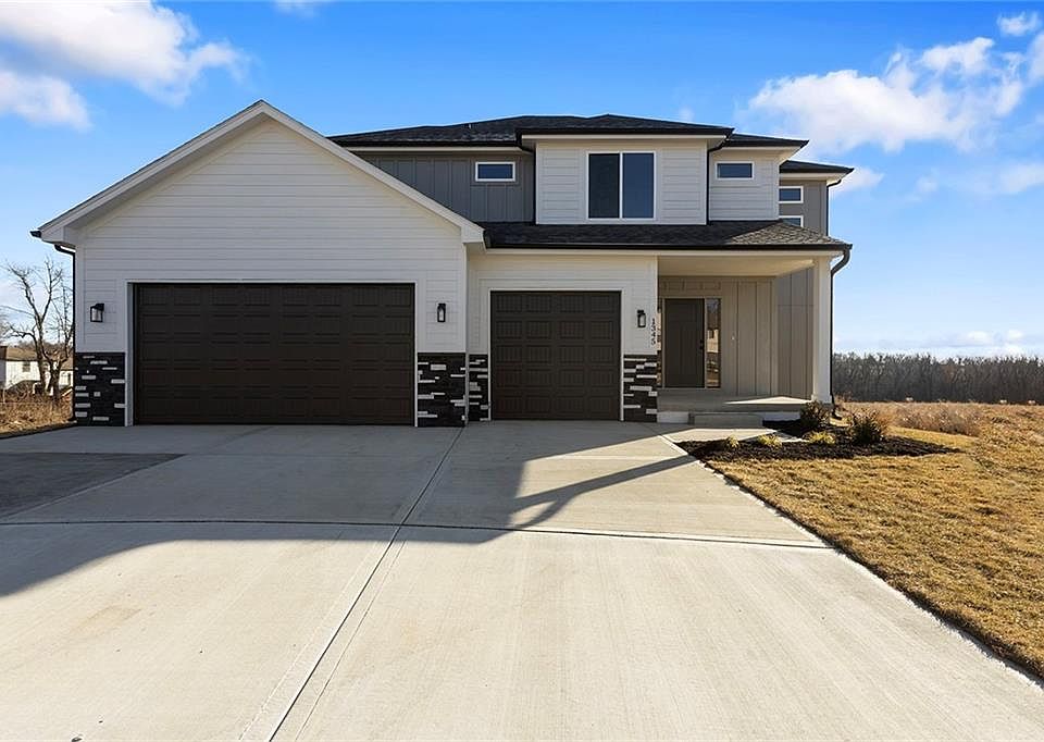 1st image of 1345 N Holland Ct
