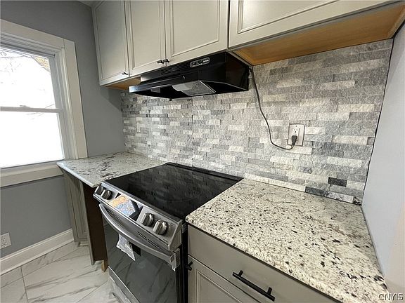 3rd image of 108 Rockland Ave
