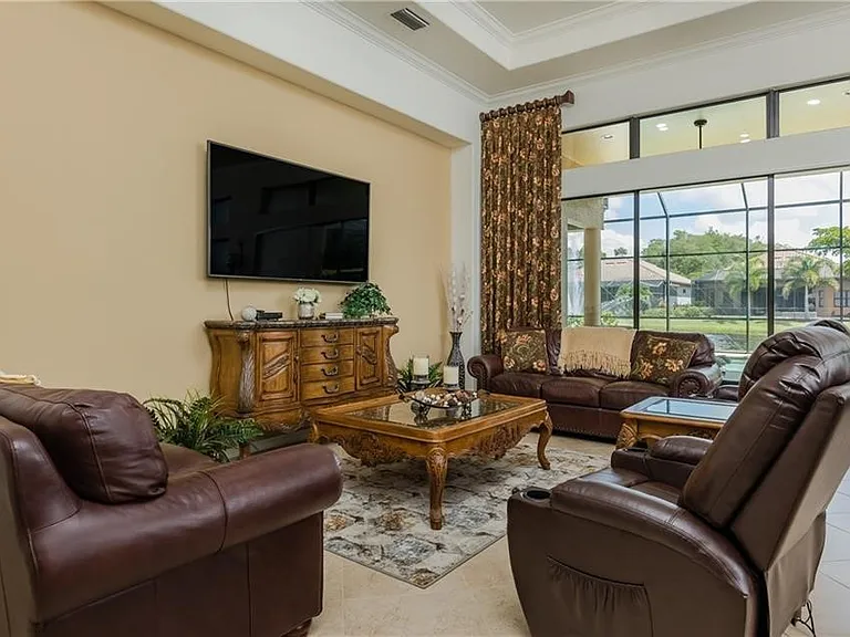 8309 Adelio Ln — Photo 4