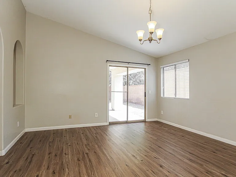 748 W Dublin St — Photo 5