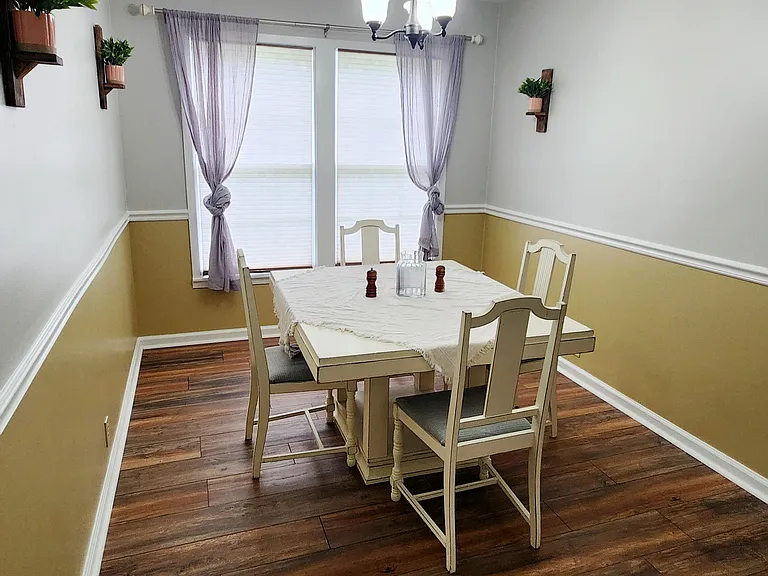 433 Bagdad Rd — Photo 4