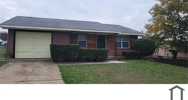 5 bed, 1800 sqft, $2,925 — Photo 4