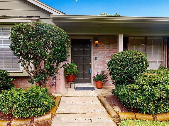 3rd image of 10803 Silkwood Dr