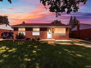 34634 Birchwood St, Westland, MI