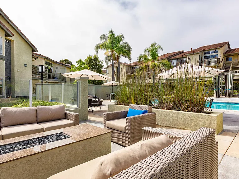 Elan Overlook Laguna Apartments — Photo 4