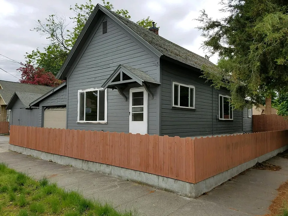Main Level, 2 bdrm/1 bath