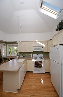 2nd image of 39 Bradford Ave