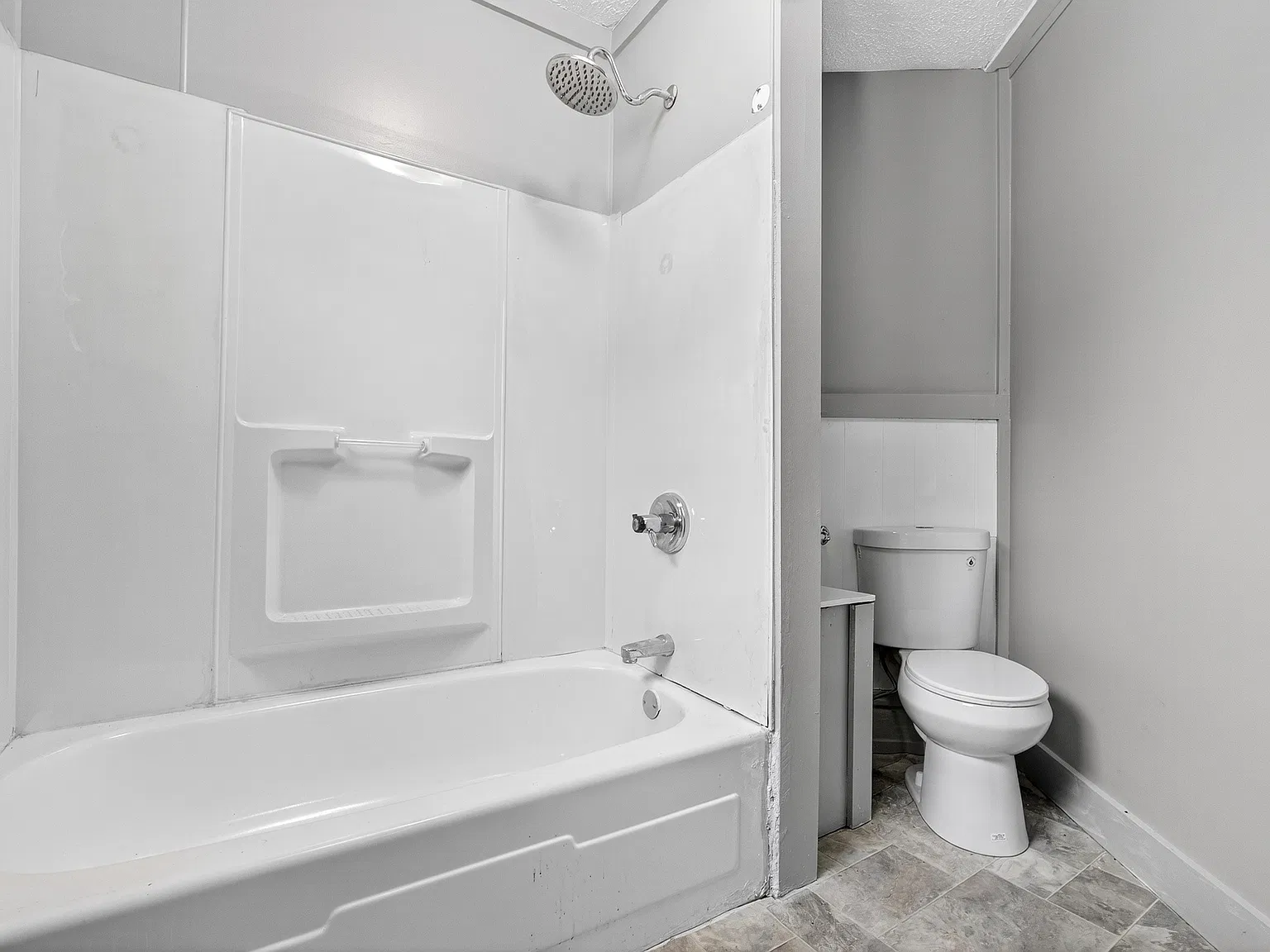 93 Oakdale Ave — Photo 1