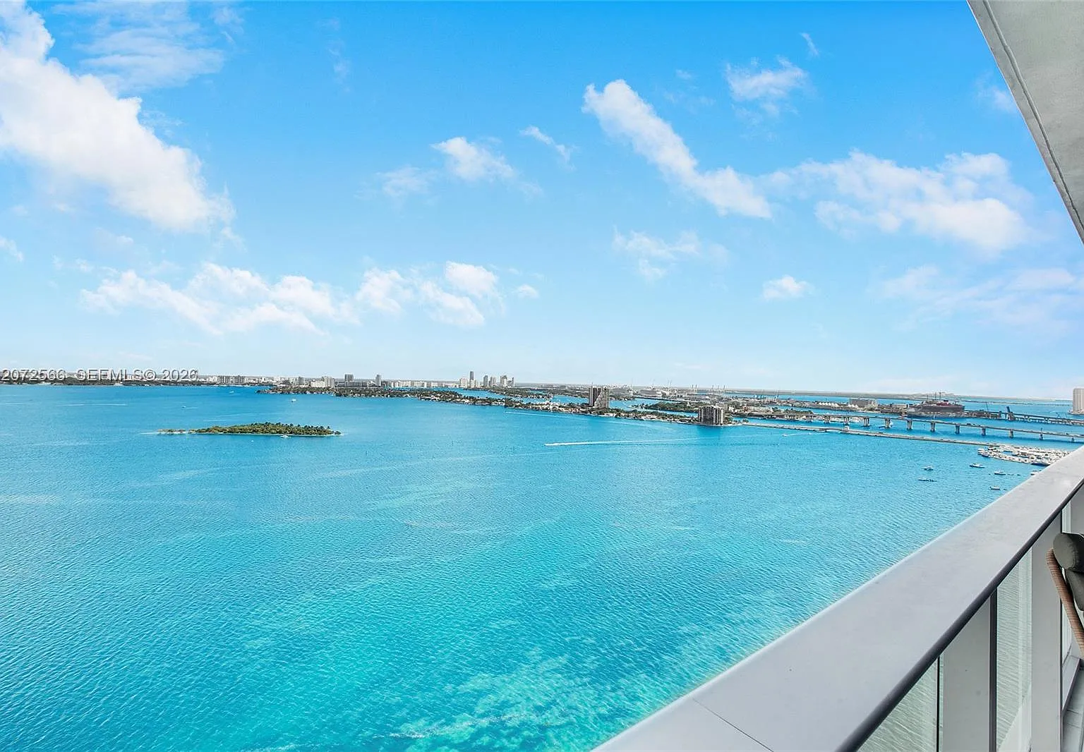 Aria Reserve Condominium — Photo 1