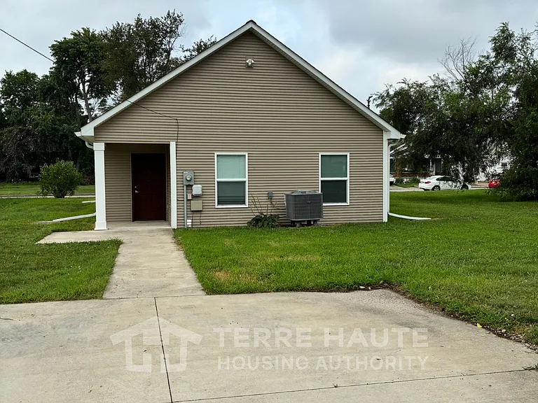 2430 2nd Ave — Photo 36