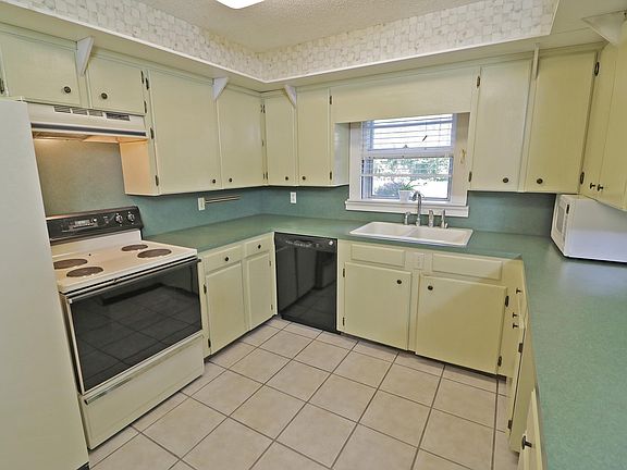4th image of 208 Blair Ave