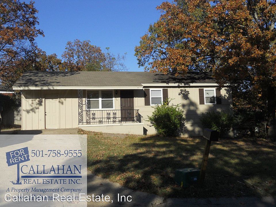 1st image of 400 Lindenhurst Dr