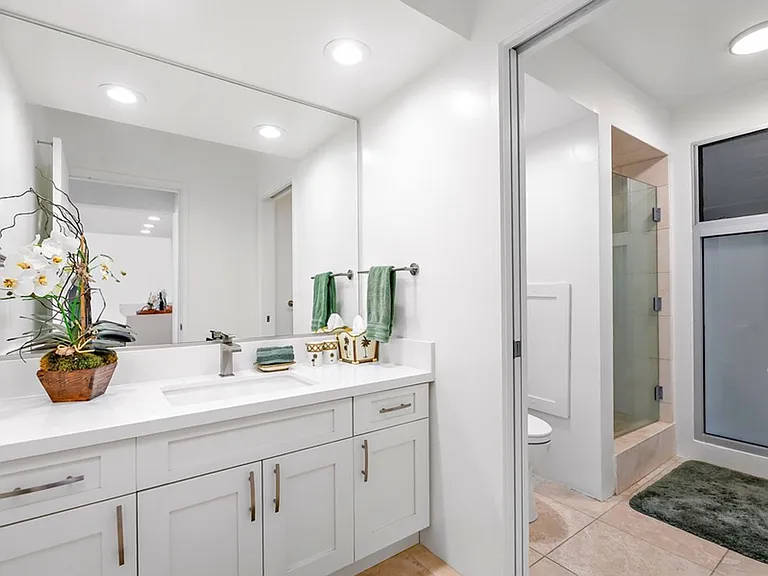 2895 Kalakaua Ave #805 — Photo 53