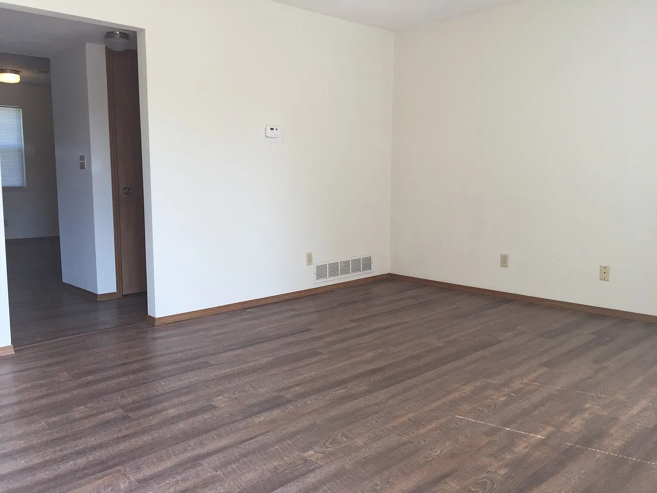 2 bed, 1.5 bath, 900 sqft, $1,100 — Photo 2