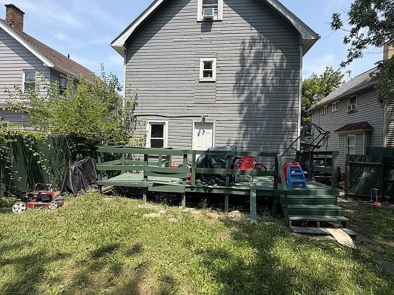 2305 Tate Ave — Photo 2