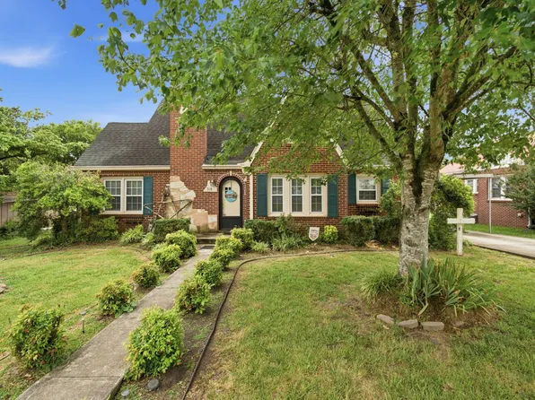 518 Jefferson Ave E, Carthage, TN 37030
