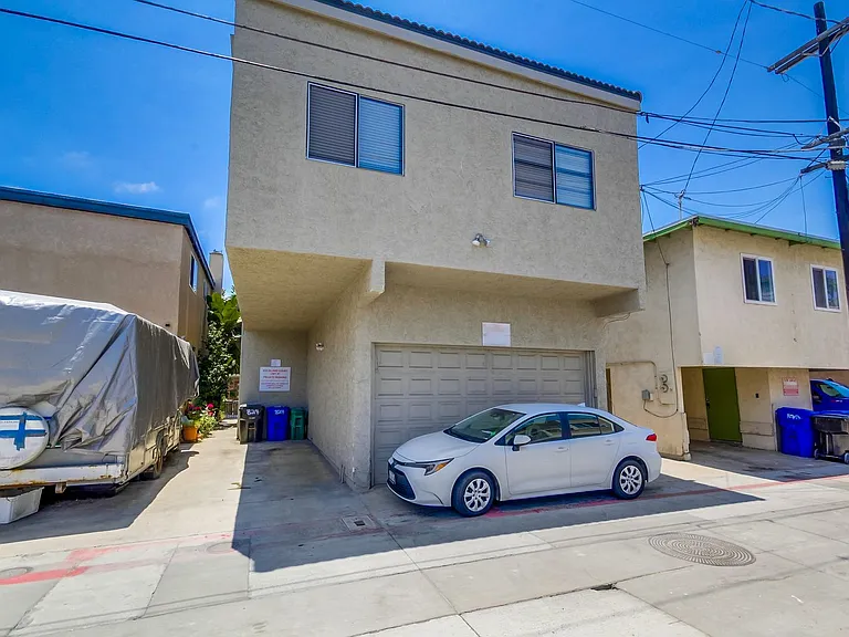824 Island Ct #1 — Photo 46