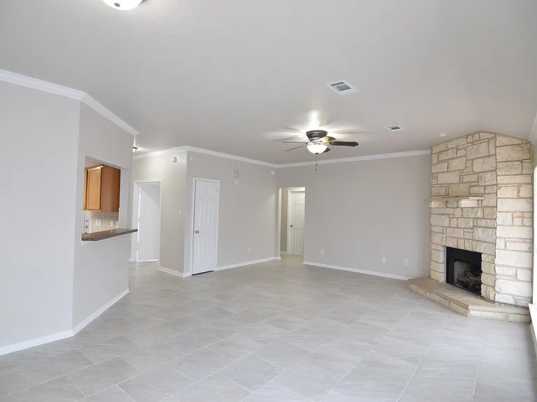 2403 Jake Dr — Photo 6