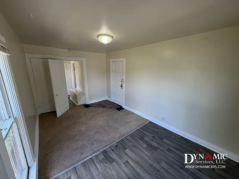 219 S Duluth Ave — Photo 4