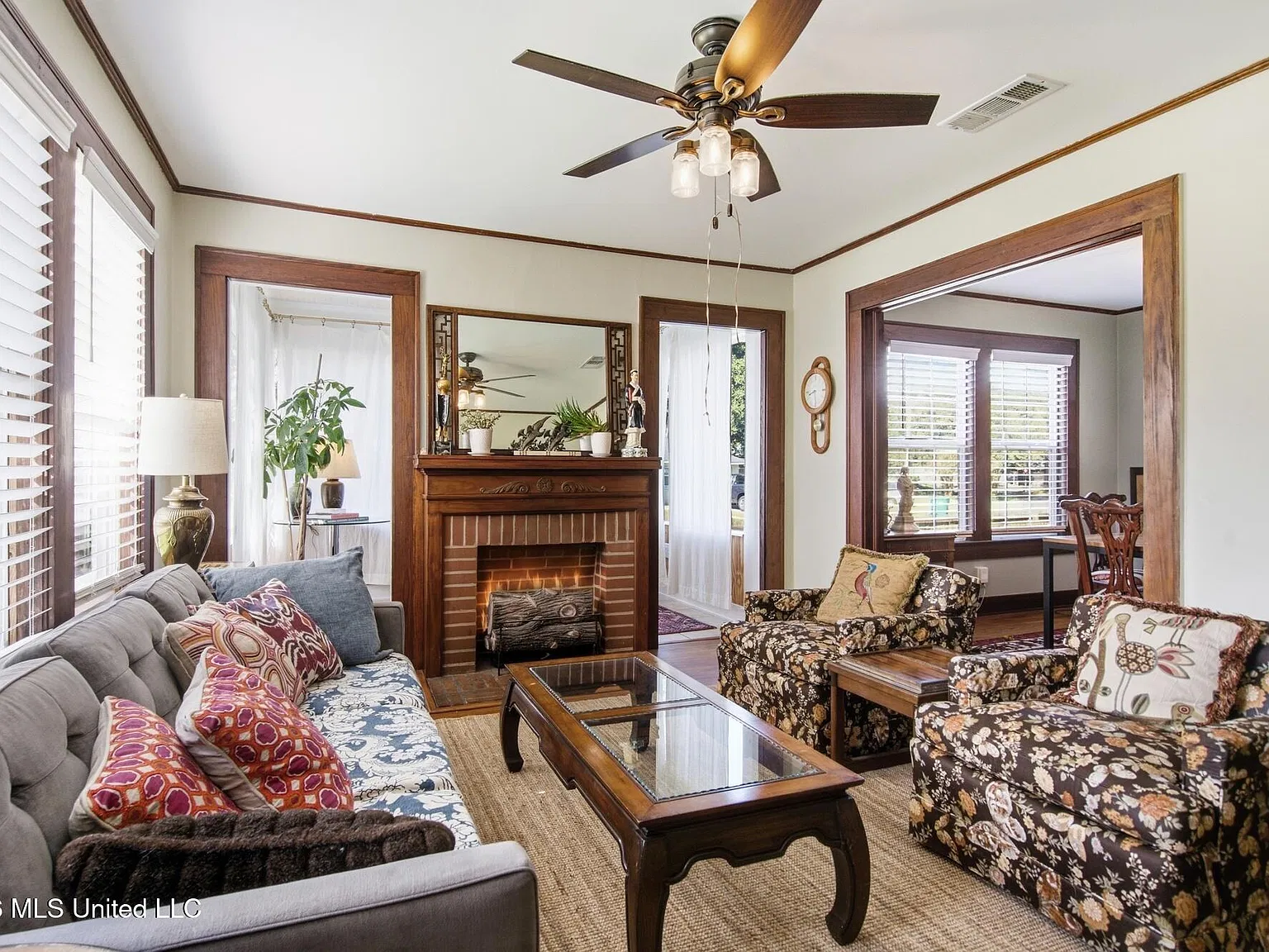 2 bed, 1.5 bath, 1237 sqft, $2,400 — Photo 4