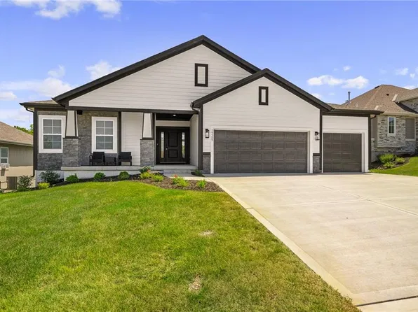 6013 Arapahoe St, Shawnee, KS 66226