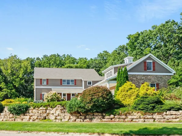 608 Bascom Hill Dr, Baraboo, WI 53913