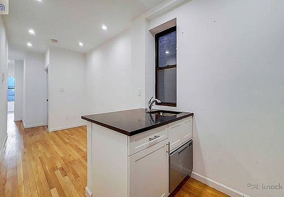 2nd image of 312 E 91st St APT 3E