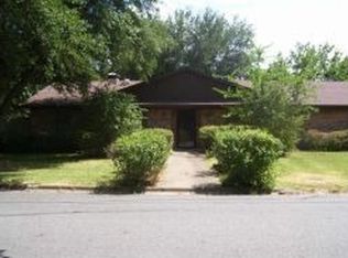 800 Wes Michael Rd, Bonham, TX 75418