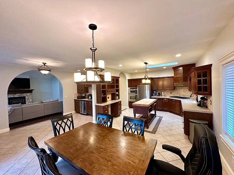 4448 Castlerock Dr — Photo 5