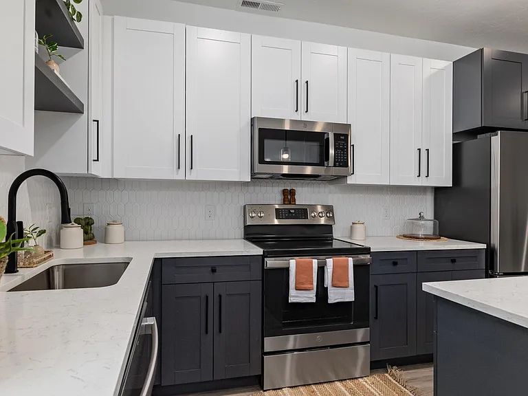 Olivia Apartments — Photo 8