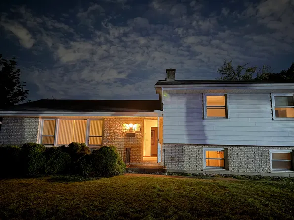 123 Ogden Ave, Clarendon Hills, IL 60514