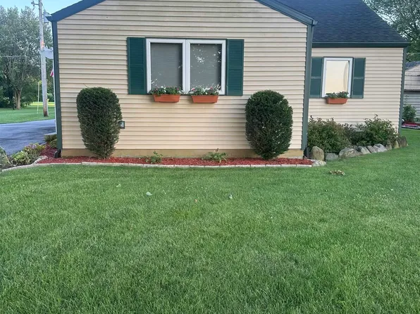318 Marvel Ln, New Carlisle, IN 46552
