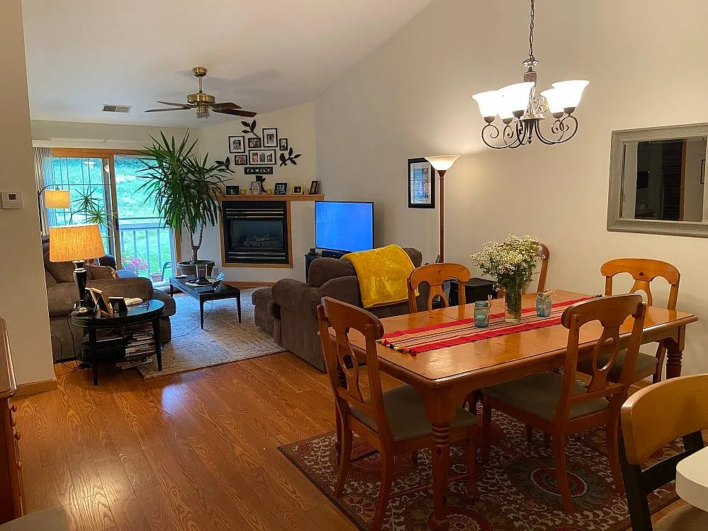 3 bed, $2,300 — Photo 2