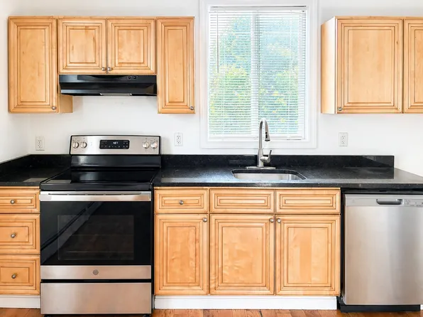 21 Dale St #2, Providence, RI 02909