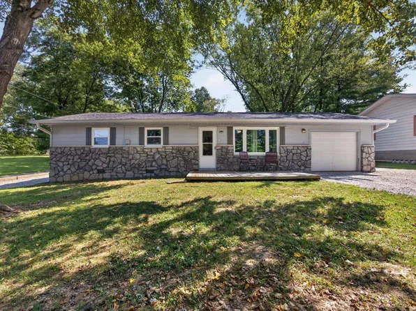 102 Juliet Ln, Bedford, IN 47421