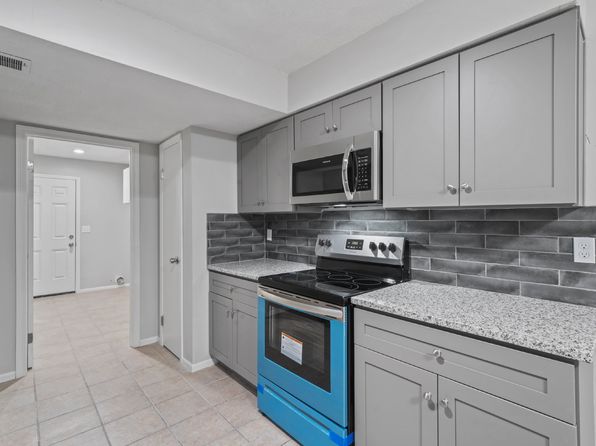 16306 W 141st Ter