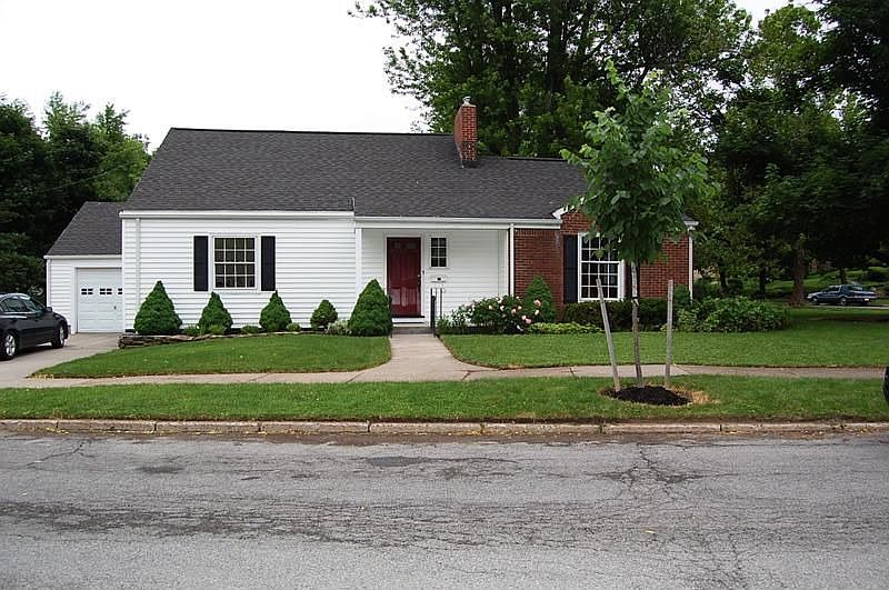 1st image of 9 Endicott Dr