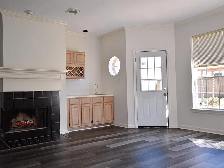 2527 Falcon Ridge St — Photo 17
