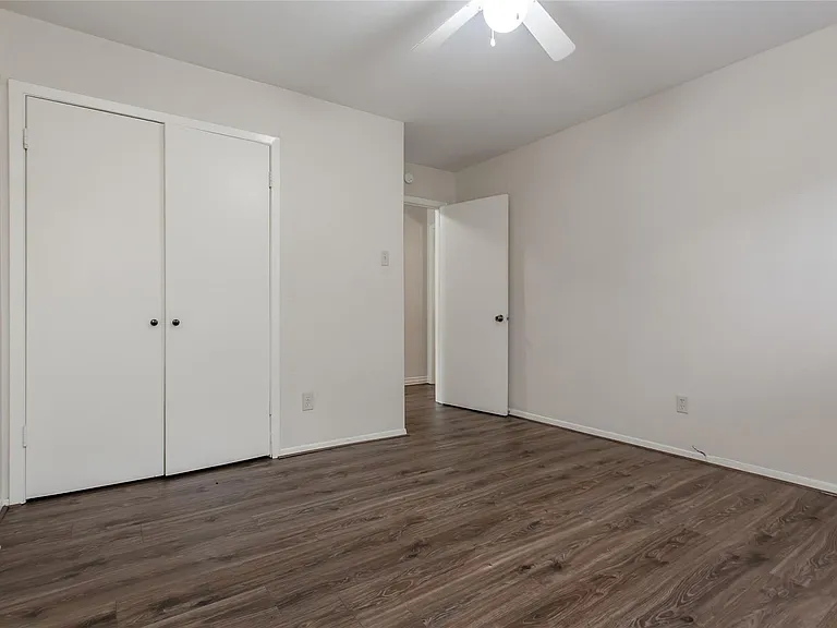 7445 Brentcove Cir — Photo 14