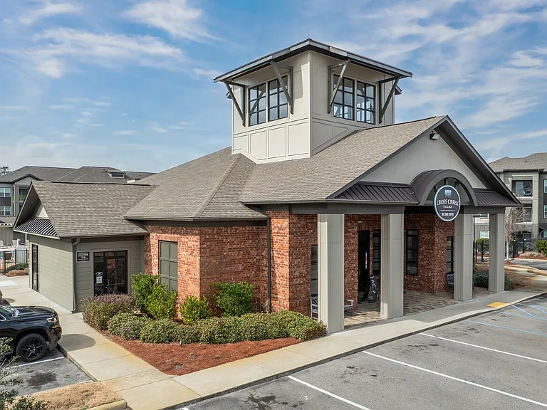 Cross Creek Village — Photo 1