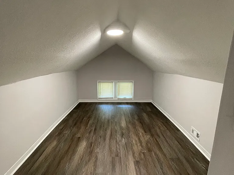 550 S Arlington Ave — Photo 16