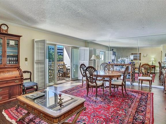 3rd image of 2401 Bayshore Blvd Unit 210