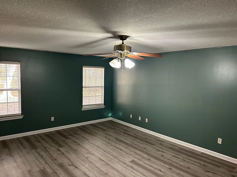 504 Whits End — Photo 12