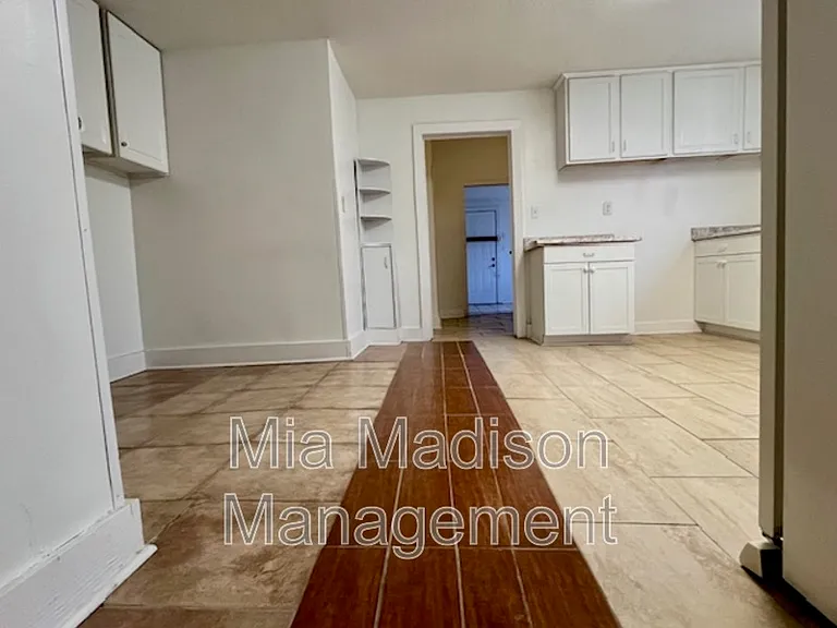 211 W 59th St #A — Photo 13