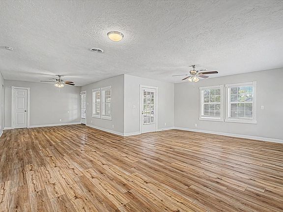 5th image of 1114 W 5th St