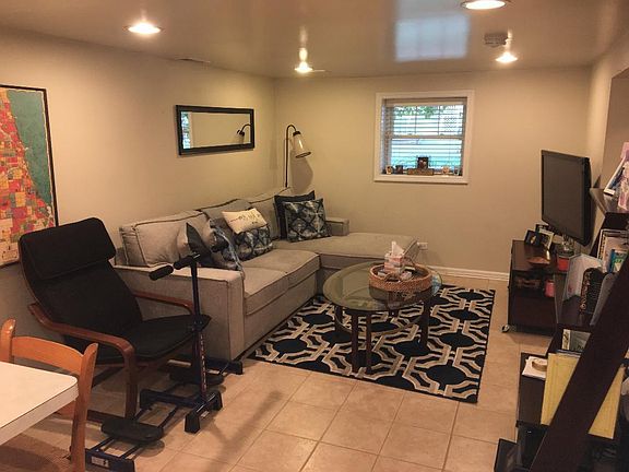 3rd image of 4110 N Maplewood Ave #1
