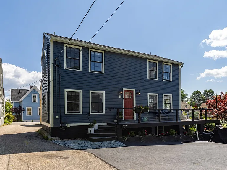 18 Walden St — Photo 2
